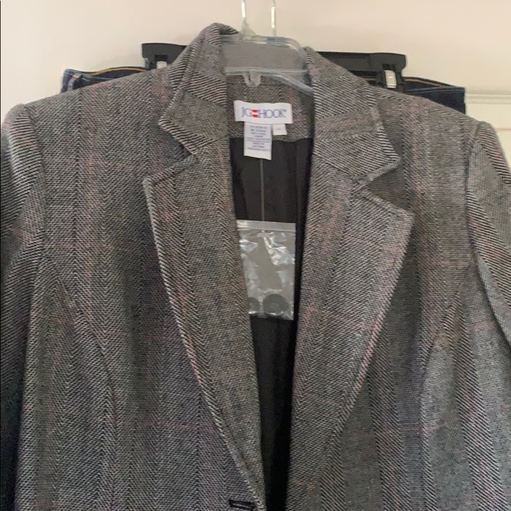 Blazer - Picture 3 of 3